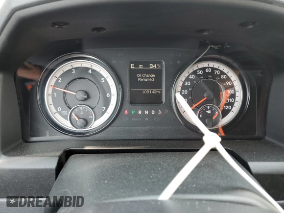 2018 Ram 1500 Tradesman z VIN 3C6JR6DG8JG250868, wystawiony jako Copart lot #58997015 z przebiegiem 109 142 mil mil oraz Czysty tytuł • Clean title. Historia ofert i sprzedaży dostępna na DreamBid. Obrazek 9.