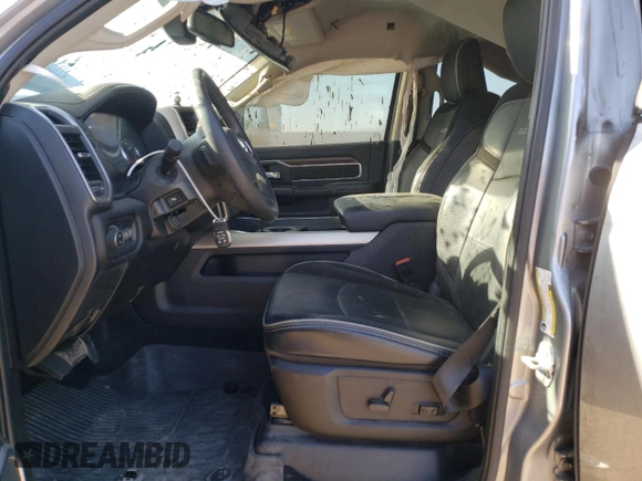 2024 Ram 2500 Laramie z VIN 3C6UR5NL9RG215545, wystawiony jako Copart lot #42339095 z przebiegiem 28 304 mil mil oraz Szkoda całkowita • Salvage title. Historia ofert i sprzedaży dostępna na DreamBid. Obrazek 7.