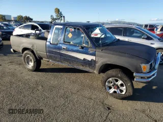 1992 Toyota Pickup DLX с VIN JT4VN13D2N5083484, выставлен на аукционе Copart как лот 44200945 с пробегом 271 613 миль миль и Списание • Salvage title. История ставок и продаж доступна на DreamBid. Изображение 4.