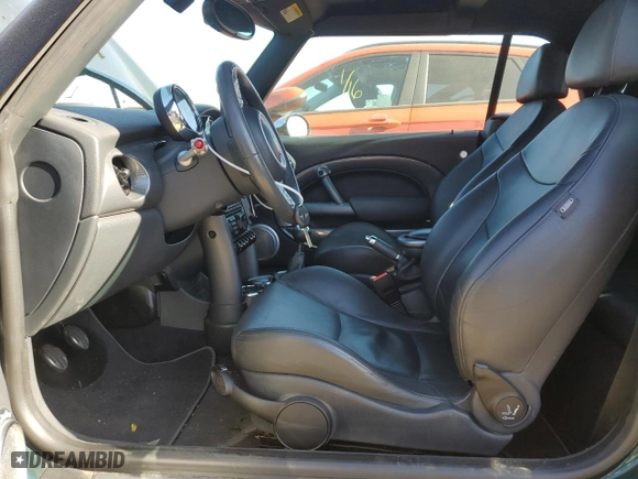 2006 MINI Cooper Convertible S with VIN WMWRH335X6TF87548, listed as a Copart auction lot 89195025 with 22,384 mi miles and Salvage Title. Bid and sale history available at carsss.com. Image 7.