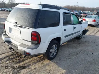 2004 Chevrolet TrailBlazer EXT LT with VIN 1GNET16S246192446, listed as a IAAI auction lot 41485072 with 125,742 mi miles. Bid and sale history available at carsss.com. Image 4.