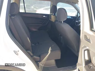 2022 Volkswagen Tiguan S z VIN 3VV1B7AX0NM126321, wystawiony jako IAAI lot #41939646 z przebiegiem 62 309 mil mil oraz . Historia ofert i sprzedaży dostępna na DreamBid. Obrazek 8.