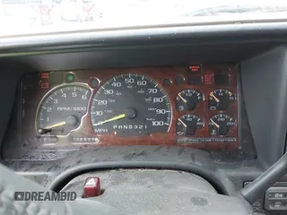 1999 Chevrolet Suburban with VIN 3GNGK26J8XG220021, listed as a IAAI auction lot 42145815 with 172,956 mi miles and . Bid and sale history available at DreamBid. Image 7.