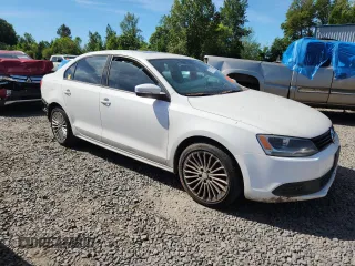 2011 Volkswagen Jetta SE with VIN 3VWDZ7AJ8BM320218, listed as a Copart auction lot 58357675 with 154,096 mi miles and Salvage title. Bid and sale history available at DreamBid. Image 4.