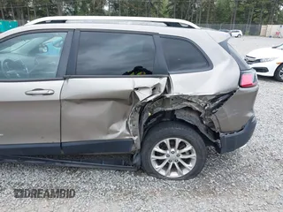 2020 Jeep Cherokee Latitude с VIN 1C4PJLCB8LD606699, выставлен на аукционе IAAI как лот 42281596 с пробегом 46 070 миль миль и . История ставок и продаж доступна на DreamBid. Изображение 6.