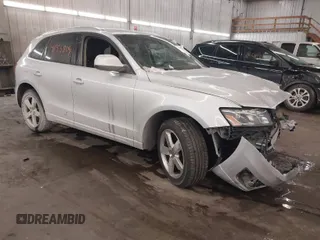 2012 Audi Q5 2.0T Premium Plus with VIN WA1LFAFP1CA085428, listed as a IAAI auction lot 41538092 with 1 mi miles. Bid and sale history available at carsss.com. Image 1.