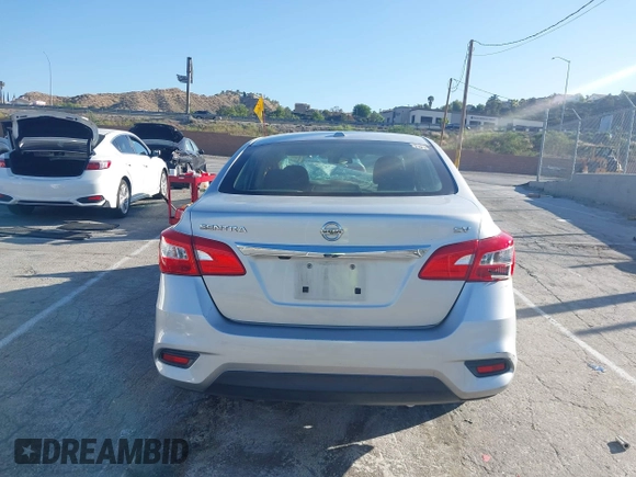 2017 Nissan Sentra SV z VIN 3N1AB7APXHL637742, wystawiony jako IAAI lot #42339155 z przebiegiem 125 933 mil mil oraz . Historia ofert i sprzedaży dostępna na DreamBid. Obrazek 16.