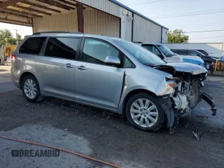 2012 Toyota Sienna XLE AAS z VIN 5TDYK3DC7CS220708, wystawiony jako Copart lot #58295075 z przebiegiem 154 529 mil mil oraz Szkoda całkowita • Salvage title. Historia ofert i sprzedaży dostępna na DreamBid. Obrazek 4.