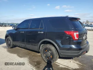 2018 Ford Police Interceptor Utility z VIN 1FM5K8AR0JGC17208, wystawiony jako Copart lot #45866014 z przebiegiem 108 814 mil mil oraz Szkody całkowita. Historia ofert i sprzedaży dostępna na DreamBid. Obrazek 2.