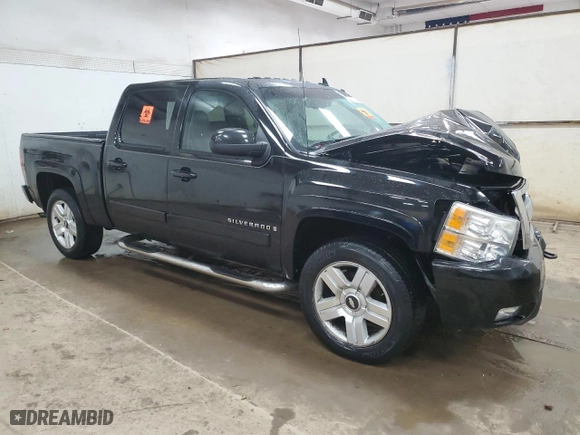 2007 Chevrolet Silverado 1500 LT w/1LT with VIN 2GCEK13M271526763, listed as a Copart auction lot 57831964 with 194,779 mi miles and Clean Title. Bid and sale history available at carsss.com. Image 4.