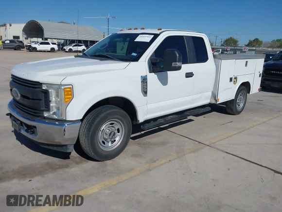 2017 Ford F-250 XL z VIN 1FD7X2A65HED73084, wystawiony jako IAAI lot #41833369 z przebiegiem 136 125 mil mil oraz . Historia ofert i sprzedaży dostępna na DreamBid. Obrazek 17.