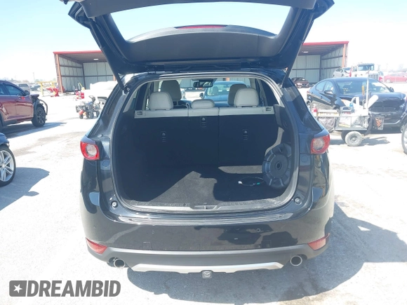 2018 Mazda CX-5 Grand Touring with VIN JM3KFADM2J1324547, listed as a IAAI auction lot 41947497 with 66,254 mi miles. Bid and sale history available at carsss.com. Image 17.