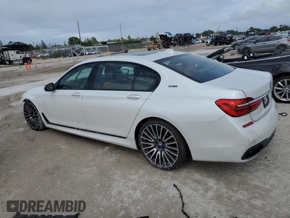 2018 BMW 7 Series 740e xDrive iPerformance with VIN WBA7J2C57JG938209, listed as a Copart auction lot 41841513 with 45,578 mi miles. Bid and sale history available at carsss.com. Image 2.