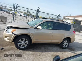 2010 Toyota RAV4 Limited с VIN 2T3DK4DV8AW024486, выставлен на аукционе IAAI как лот 42158773 с пробегом 142 276 миль миль и . История ставок и продаж доступна на DreamBid. Изображение 14.