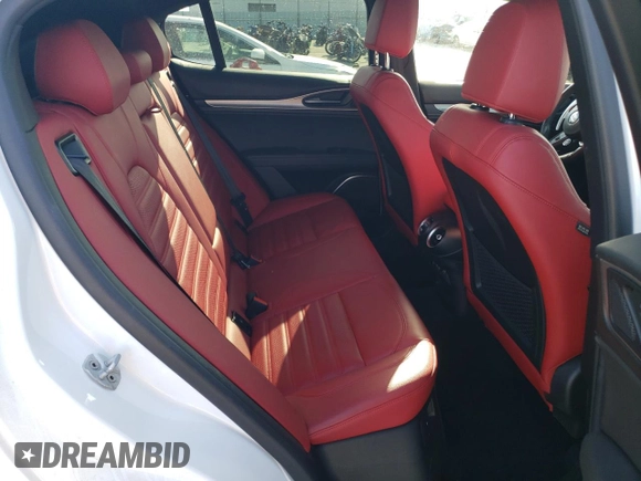 2022 Alfa Romeo Stelvio Veloce z VIN ZASPAKBN5N7D47295, wystawiony jako Copart lot #71765894 z przebiegiem 19 364 mil mil oraz Szkoda całkowita • Salvage title. Historia ofert i sprzedaży dostępna na DreamBid. Obrazek 12.