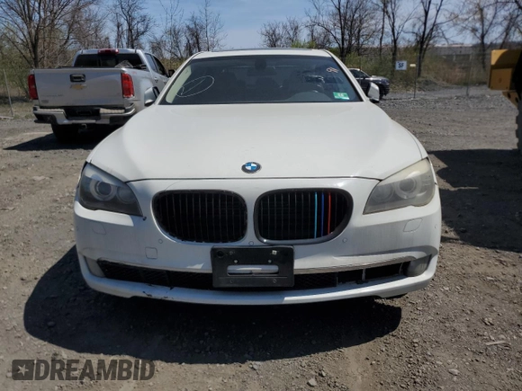 2012 BMW 7 Series 750Li xDrive z VIN WBAKC8C54CC434833, wystawiony jako Copart lot #54531455 z przebiegiem 110 959 mil mil oraz Szkoda całkowita • Salvage title. Historia ofert i sprzedaży dostępna na DreamBid. Obrazek 5.