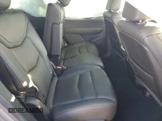 2023 Cadillac XT6 FWD Luxury z VIN 1GYKPAR48PZ115719, wystawiony jako Copart lot #87848435 z przebiegiem 17 597 mil mil oraz Szkoda całkowita • Salvage title. Historia ofert i sprzedaży dostępna na DreamBid. Obrazek 11.