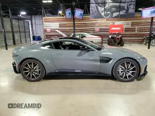 2020 Aston Martin Vantage z VIN SCFSMGAW6LGN03859, wystawiony jako Copart lot #52294204 z przebiegiem 47 486 mil mil oraz Szkoda całkowita • Salvage title. Historia ofert i sprzedaży dostępna na DreamBid. Obrazek 1.