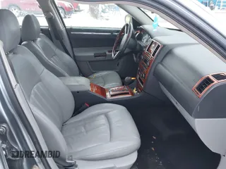 2006 Chrysler 300 C with VIN 2C3KK63H66H382504, listed as a IAAI auction lot 40599570 with 161,754 mi miles. Bid and sale history available at carsss.com. Image 5.