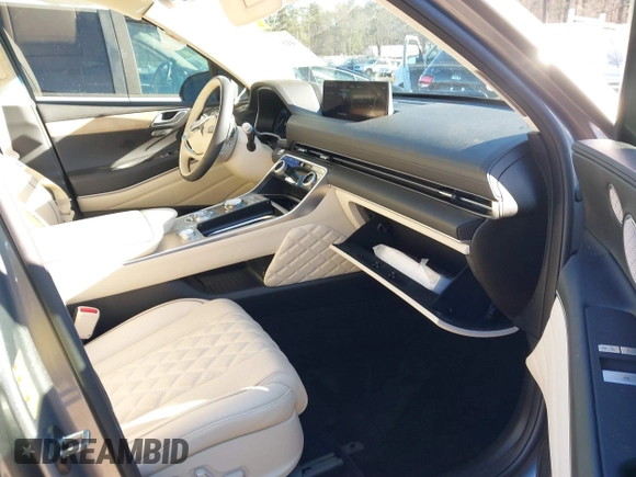 2024 Genesis GV80 z VIN KMUHCESC4RU178074, wystawiony jako IAAI lot #41800883 z przebiegiem 10 725 mil mil oraz . Historia ofert i sprzedaży dostępna na DreamBid. Obrazek 5.