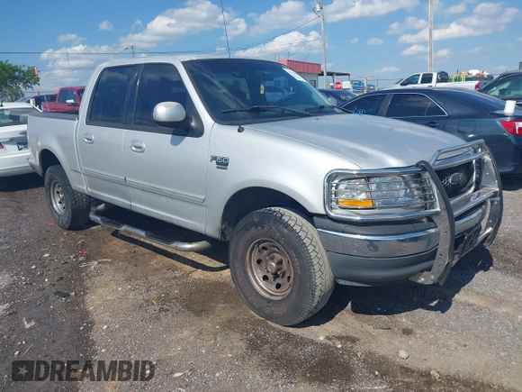 2001 Ford F-150 XLT z VIN 1FTRW07L81KA32285, wystawiony jako IAAI lot #42134835 z przebiegiem 189 109 mil mil oraz . Historia ofert i sprzedaży dostępna na DreamBid. Obrazek 1.