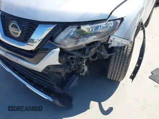 2019 Nissan Rogue SV with VIN KNMAT2MT3KP525172, listed as a IAAI auction lot 41765109 with 110,411 mi miles. Bid and sale history available at carsss.com. Image 6.