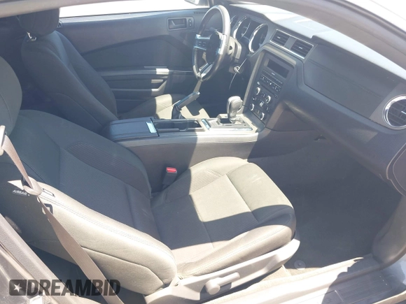 2014 Ford Mustang V6 with VIN 1ZVBP8AM4E5291307, listed as a IAAI auction lot 42026370 with 76,084 mi miles. Bid and sale history available at carsss.com. Image 5.