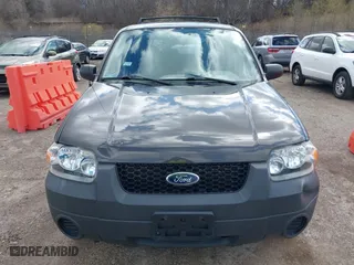 2007 Ford Escape XLS with VIN 1FMYU02Z87KA11695, listed as a IAAI auction lot 41981629 with 125,710 mi miles. Bid and sale history available at carsss.com. Image 6.