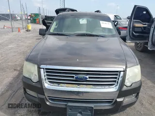 2008 Ford Explorer XLT with VIN 1FMEU63E38UA19291, listed as a IAAI auction lot 42048959 with 227,212 mi miles. Bid and sale history available at carsss.com. Image 6.