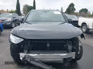 2025 Audi Q5 S line Premium z VIN WA1GAAFY7S2026126, wystawiony jako IAAI lot #41535407 z przebiegiem 1303 mil mil oraz . Historia ofert i sprzedaży dostępna na DreamBid. Obrazek 6.