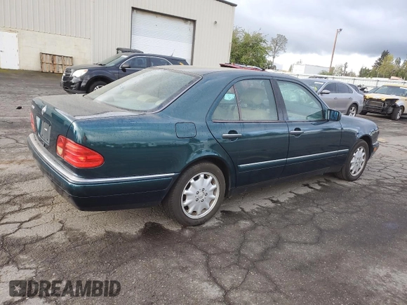 1996 Mercedes-Benz E-Class with VIN WDBJF55F5TJ013658, listed as a Copart auction lot 53891915 with 152,170 mi miles and Clean Title. Bid and sale history available at carsss.com. Image 3.