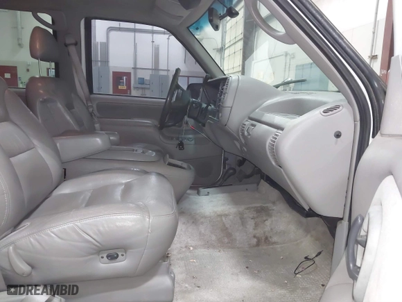 1996 Chevrolet Tahoe with VIN 1GNEK13R5TJ341299, listed as a IAAI auction lot 41713489 with 251,990 mi miles. Bid and sale history available at carsss.com. Image 5.