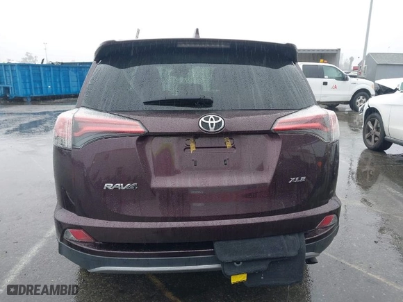 2018 Toyota RAV4 XLE with VIN 2T3WFREV3JW471932, listed as a IAAI auction lot 41491431 with 50,715 mi miles. Bid and sale history available at carsss.com. Image 17.