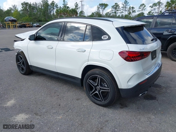 2025 Mercedes-Benz GLA with VIN W1N4N4GB0SJ657498, listed as a IAAI auction lot 41472062 with 505 mi miles. Bid and sale history available at carsss.com. Image 3.