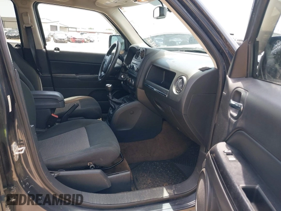 2014 Jeep Patriot Sport z VIN 1C4NJRBB0ED731291, wystawiony jako IAAI lot #42235359 z przebiegiem 119 271 mil mil oraz . Historia ofert i sprzedaży dostępna na DreamBid. Obrazek 5.