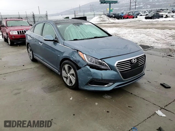 2016 Hyundai Sonata Limited with VIN KMHE34L14GA033575, listed as a Copart auction lot 39844204 with 133,641 mi miles and . Bid and sale history available at DreamBid. Image 11.