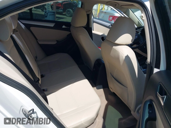 2011 Volkswagen Jetta TDI with VIN 3VWLL7AJ0BM037650, listed as a IAAI auction lot 42748331 with 121,498 mi miles and . Bid and sale history available at DreamBid. Image 8.