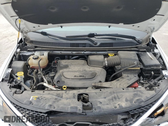 2020 Chrysler Voyager LX z VIN 2C4RC1CG0LR105113, wystawiony jako Copart lot #84686774 z przebiegiem 56 995 mil mil oraz Szkoda całkowita • Salvage title. Historia ofert i sprzedaży dostępna na DreamBid. Obrazek 12.