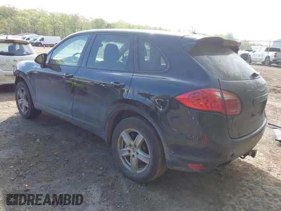 2014 Porsche Cayenne S z VIN WP1AB2A27ELA55804, wystawiony jako IAAI lot #42083807 z przebiegiem 161 590 mil mil oraz . Historia ofert i sprzedaży dostępna na DreamBid. Obrazek 3.