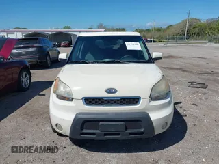 2010 Kia Soul + with VIN KNDJT2A24A7044597, listed as a IAAI auction lot 41798936 with 152,707 mi miles. Bid and sale history available at carsss.com. Image 13.