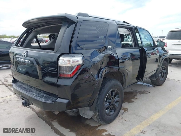 2021 Toyota 4Runner SR5 with VIN JTEEU5JR8M5235982, listed as a IAAI auction lot 41815774 with 70,385 mi miles. Bid and sale history available at carsss.com. Image 4.