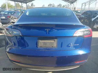 2019 Tesla Model 3 Long Range with VIN 5YJ3E1EB3KF497841, listed as a IAAI auction lot 41969728 with 21,127 mi miles. Bid and sale history available at carsss.com. Image 17.