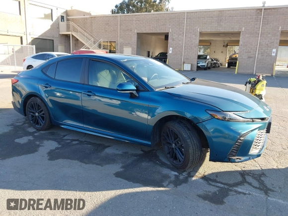 2025 Toyota Camry LE with VIN 4T1DAACK8SU051433, listed as a IAAI auction lot 41893289 with 10,084 mi miles and . Bid and sale history available at DreamBid. Image 1.