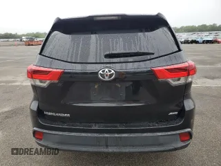 2018 Toyota Highlander LE z VIN 5TDBZRFH3JS871179, wystawiony jako Copart lot #59553235 z przebiegiem 130 069 mil mil oraz Szkoda całkowita • Salvage title. Historia ofert i sprzedaży dostępna na DreamBid. Obrazek 6.