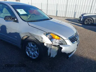 2009 Nissan Altima 2.5 SL with VIN 1N4AL21E89N469084, listed as a IAAI auction lot 41278967 with 246,149 mi miles. Bid and sale history available at carsss.com. Image 6.