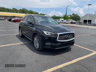 2023 Infiniti QX50 Luxe z VIN 3PCAJ5BA0PF108571, wystawiony jako Copart lot #55844335 z przebiegiem 14 488 mil mil oraz Szkoda całkowita • Salvage title. Historia ofert i sprzedaży dostępna na DreamBid. Obrazek 1.