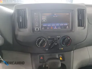 2020 Nissan NV200 S z VIN 3N6CM0KN8LK705164, wystawiony jako IAAI lot #42843874 z przebiegiem 112 160 mil mil oraz . Historia ofert i sprzedaży dostępna na DreamBid. Obrazek 5.