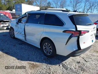 2022 Toyota Sienna XLE with VIN 5TDYRKEC1NS136293, listed as a IAAI auction lot 41694404 with 155,772 mi miles. Bid and sale history available at carsss.com. Image 3.