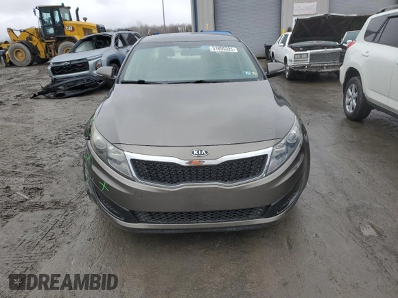 2011 Kia Optima LX z VIN KNAGM4A75B5173585, wystawiony jako Copart lot #51895325 z przebiegiem 137 318 mil mil oraz Szkoda całkowita • Salvage title. Historia ofert i sprzedaży dostępna na DreamBid. Obrazek 5.