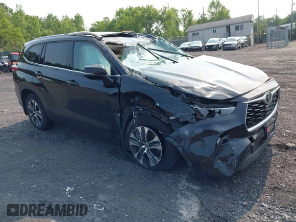 2022 Toyota Highlander XLE with VIN 5TDGZRBH0NS218066, listed as a IAAI auction lot 42461816 with 61,789 mi miles and . Bid and sale history available at DreamBid. Image 1.